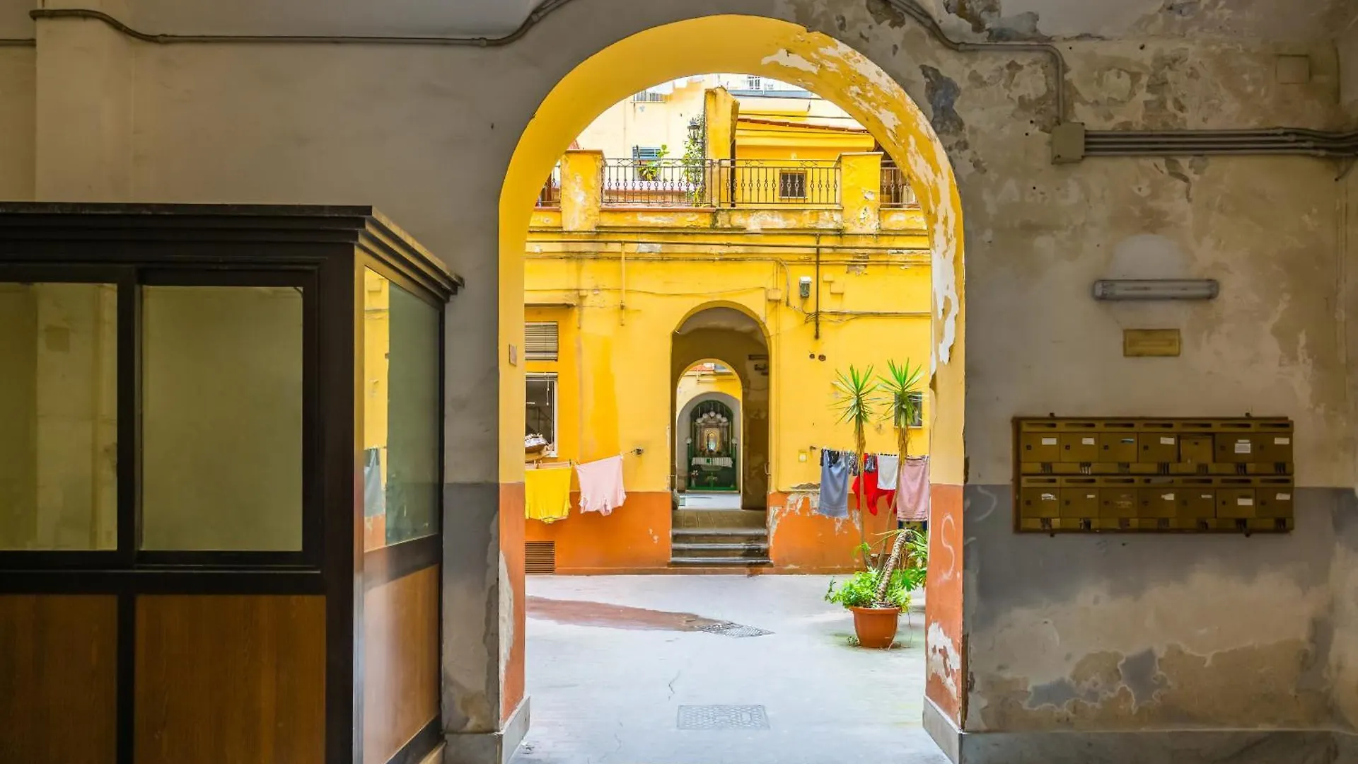 Napoli White Apartment By Wonderful Italy  Naples