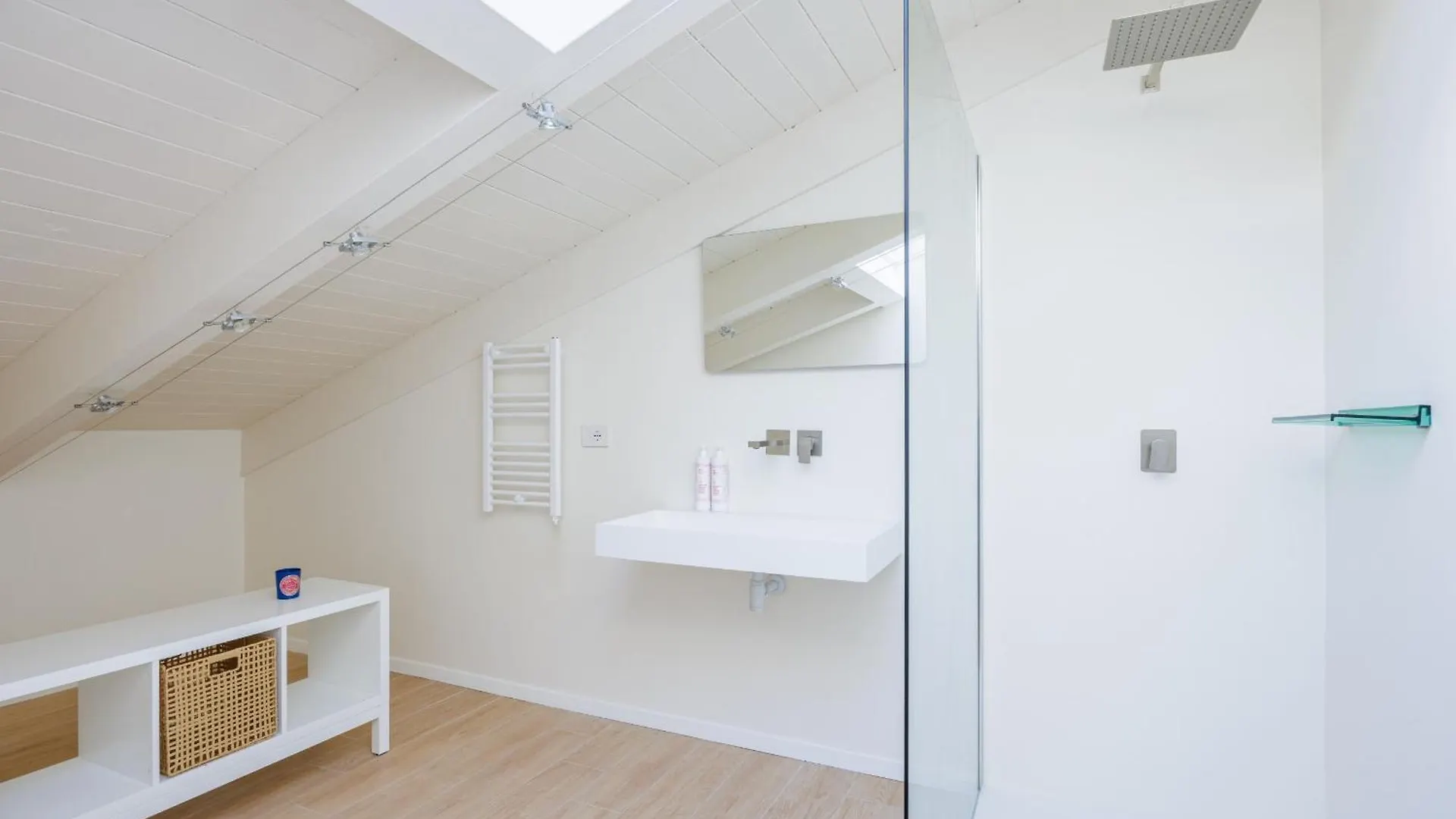 Napoli White Apartment By Wonderful Italy