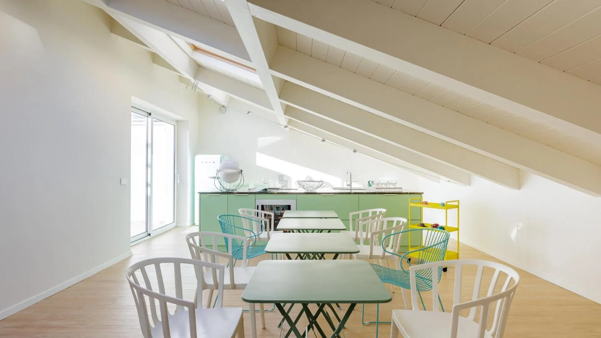 Napoli White Apartment By Wonderful Italy