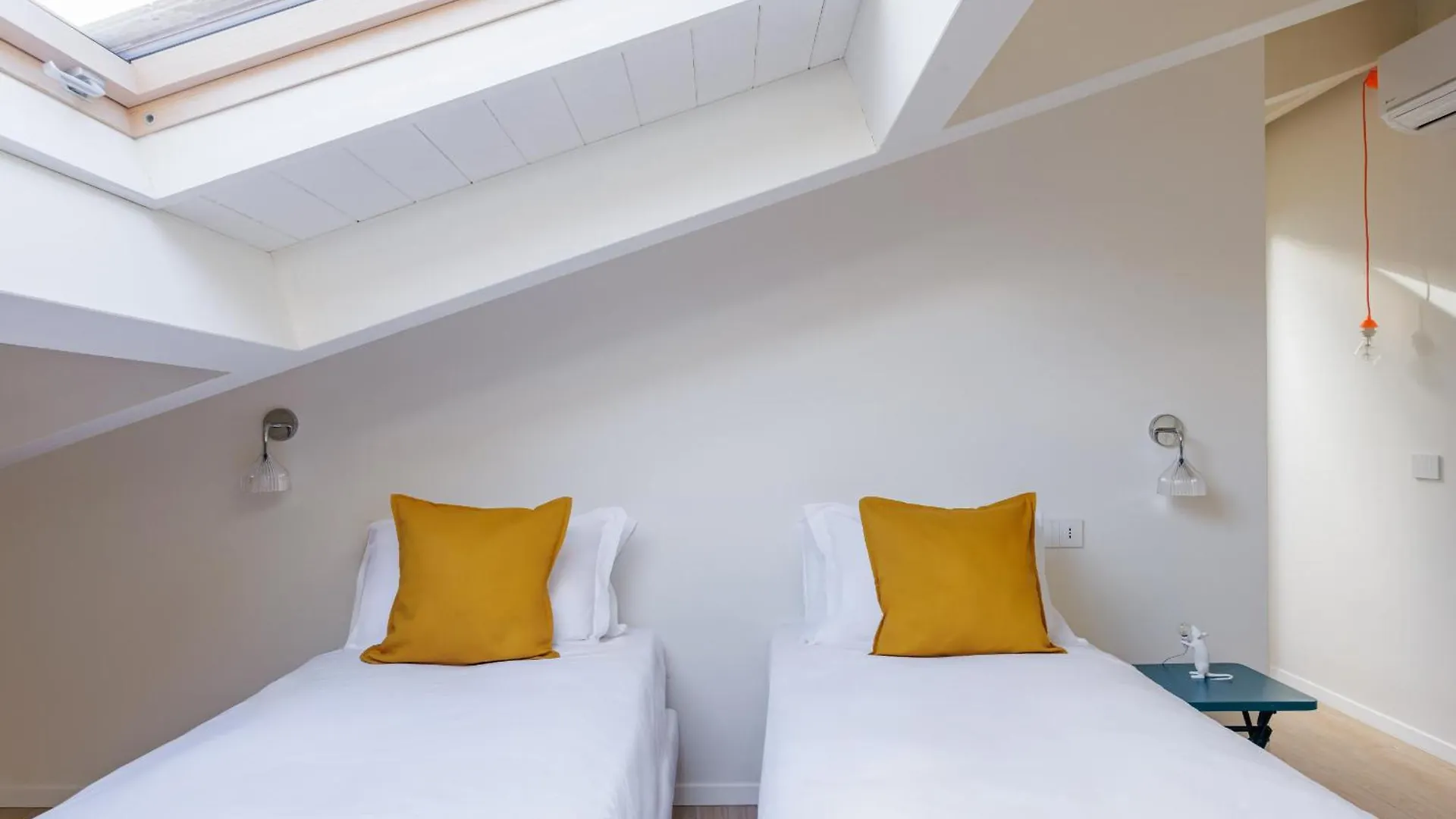 Napoli White Apartment By Wonderful Italy