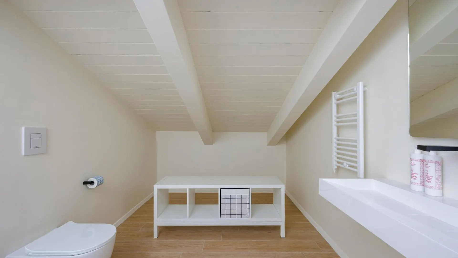 Napoli White Apartment By Wonderful Italy