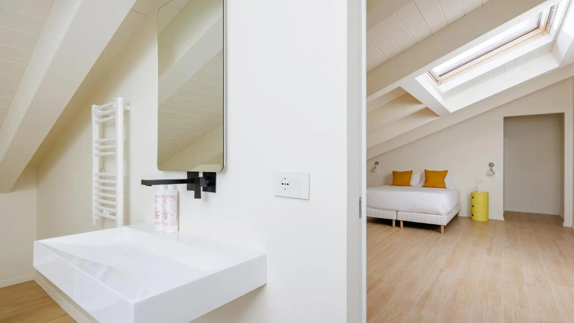 Napoli White Apartment By Wonderful Italy 0*, Nápoly